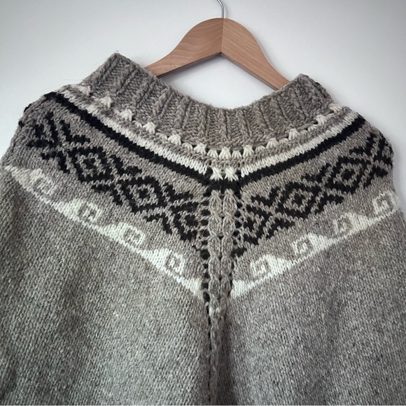 Hand Knit Cowichan Design Brown Wool Triangle Poncho - Picture 4 of 16
